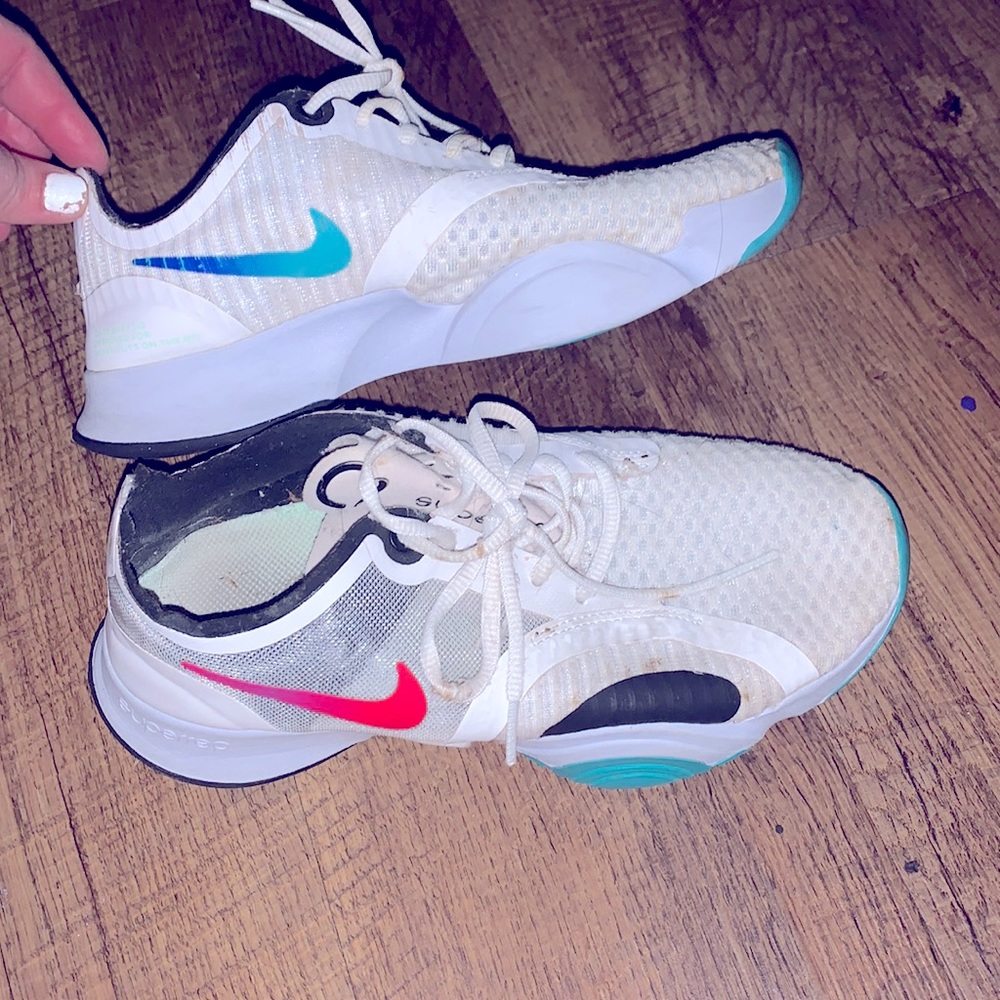 Girls Nike shoes.  Fair condition.  Size 2 1/2. Sz wore off